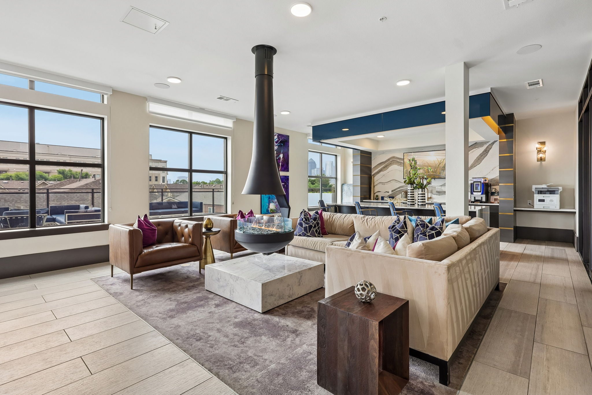 Amenity Lounge